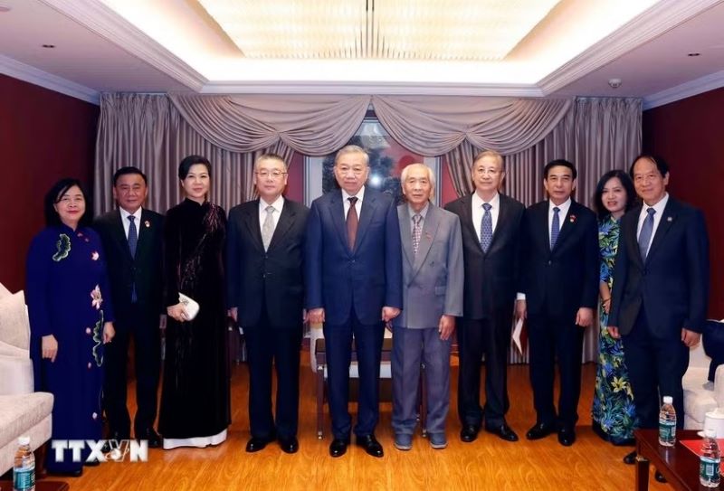 Tiếp Tục Giữ Lửa, Không Ngừng Phát Triển Quan Hệ Việt Nam-Trung Quốc